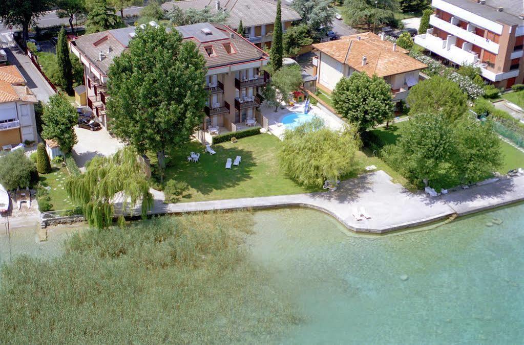 Hotel Smeraldo Sirmione Exterior photo